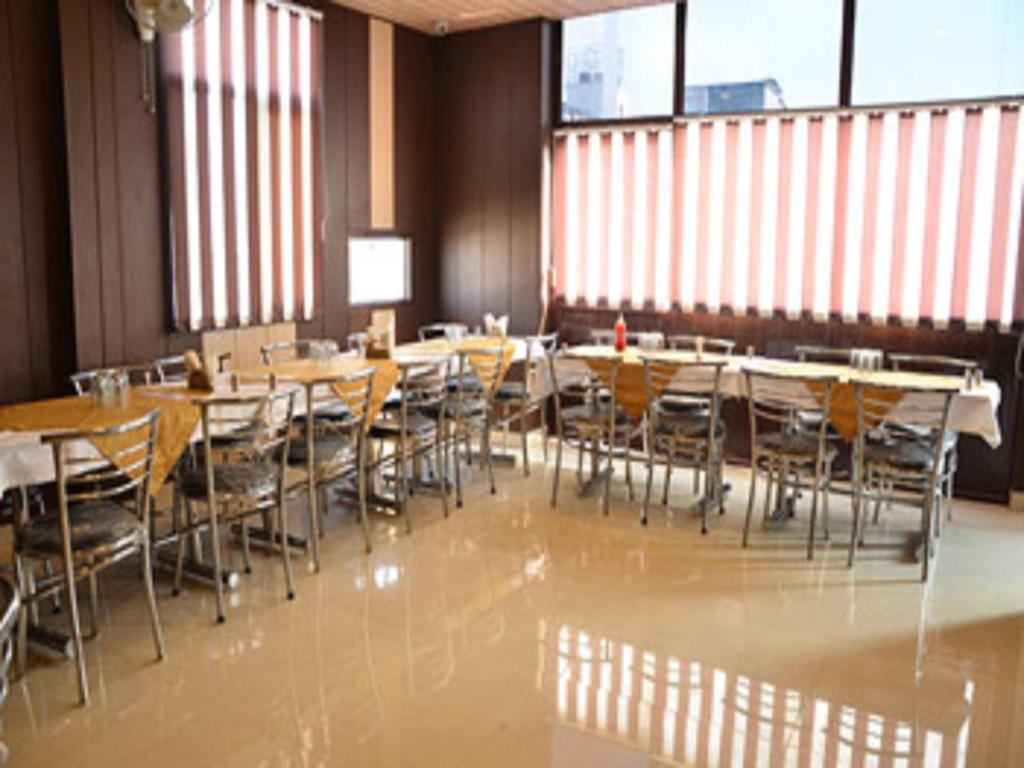 Hotel Popular อัมริตสา ภายนอก รูปภาพ